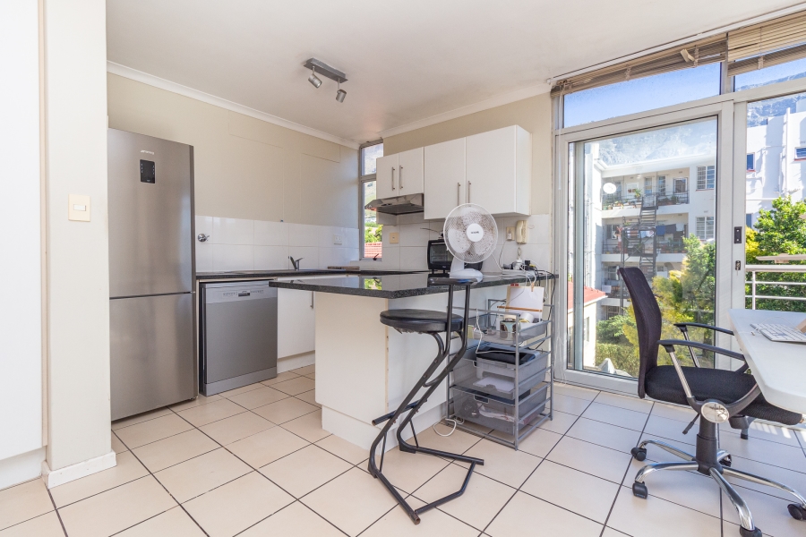 1 Bedroom Property for Sale in Vredehoek Western Cape